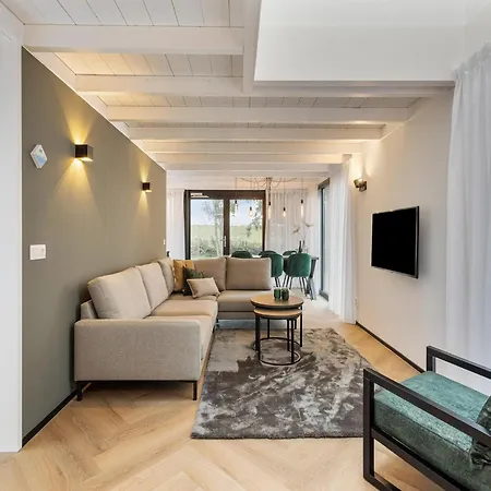 Holiday home Luxurious In A Holiday Park